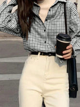 1pc Women Button Front Plaid Print Collared Casual Long Sleeve Blouse